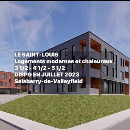 Le St-Louis: 3 1/2; 4 1/2; 5 1/2 Logement luxueux! Cour / jardin intérieur. Libre maintenant ! - Photo 4