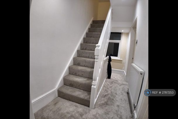 2 bedroom maisonette to rent - Photo 1