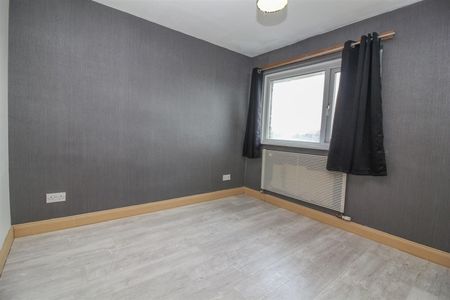 3 Bedroom House - Townhouse - Photo 3