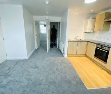 Warden Court, - Photo 4