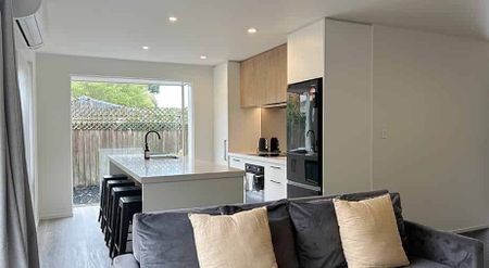 Contemporary living in Richmond - Photo 4