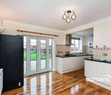North Lane, Aldershot, Hampshire, GU12 - Photo 4