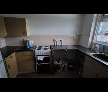 2 Bed Maisonette, Walker Close, BS5 - Photo 1