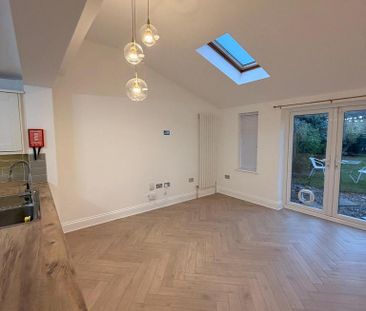 3 bedroom semi-detached house to rent - Photo 4