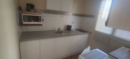 Location Appartement 2 pièces 43m² SIX FOURS LES PLAGES 83140 - Photo 5