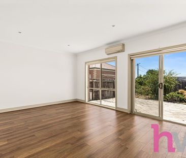 Modern, Stylish Two-Bedroom Home - Photo 2