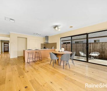 Stop Scrolling - Photo 2