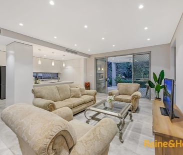 Prestigious Location Modern 5-Bedroom Duplex Home - Photo 6