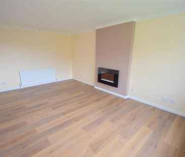 2 bedroom detached bungalow to rent - Photo 2