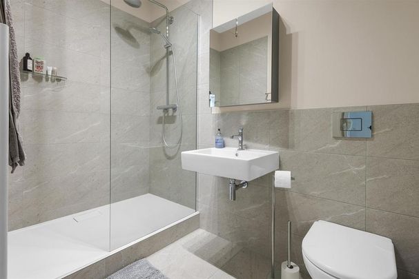 4 bedroom mews to rent - Photo 1