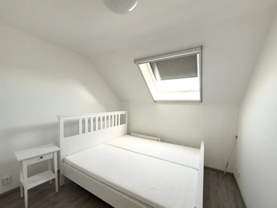 Wohnen mit Wohlfühlfaktor – Doppelhaushälfte mit Wintergarten, Pool & Garten in Ebreichsdorf - Photo 1