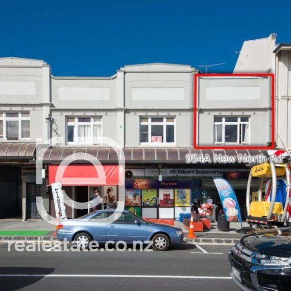 Cozy Character Apartment in central Mt Albert - Photo 1