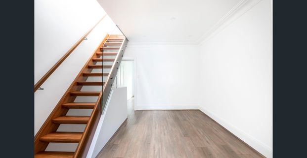 Unfurnished three bedroom terrace - Photo 1