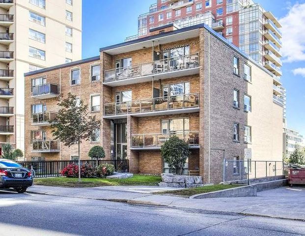 Upper Canada Apartments 165 | 165 Erskine Ave., Toronto - Photo 1