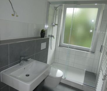 *** Modernsierte 2-Zimmerwohnung mit Balkon! *** - Photo 3
