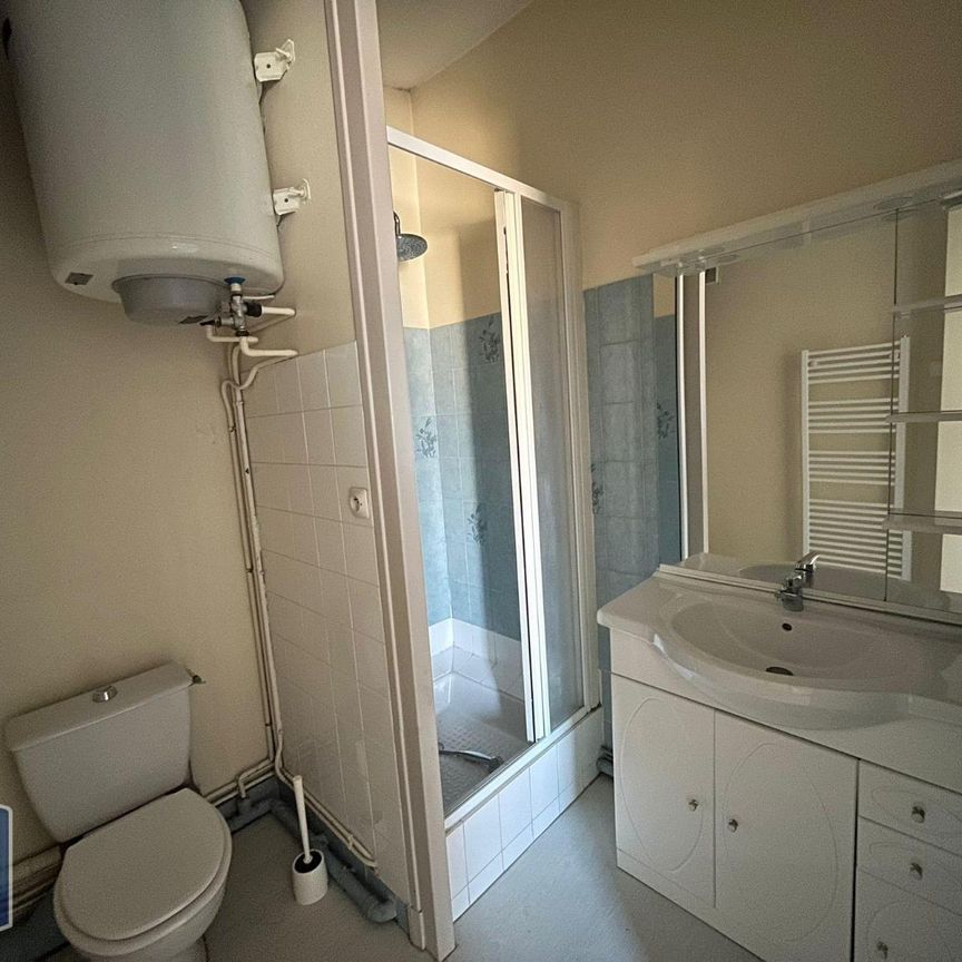 Location Appartement 1 pièce 30m² LA ROCHELLE 17000 - Photo 2