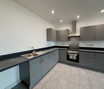 3 bedroom flat to rent - Photo 4