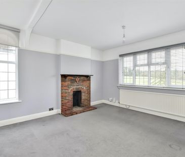 3 bed flat to rent in High Street, Chalfont St. Giles, HP8 - Photo 6