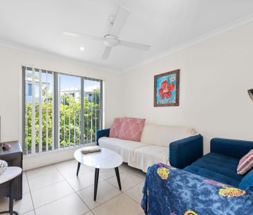 Spacious & Modern Townhouse in Prime Location - Photo 1