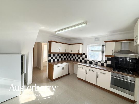 Winchester Avenue, Bentilee, Stoke-On-Trent - Photo 1