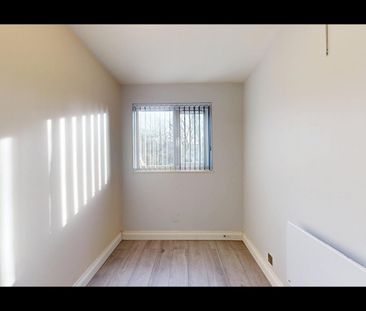 2 Bed Flat, Braemar Avenue, NW10 - Photo 4