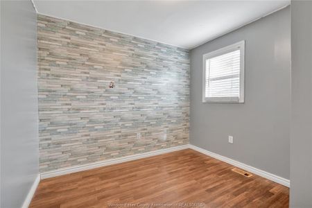 5+ bd House for Rent in Windsor, ON - Photo 2