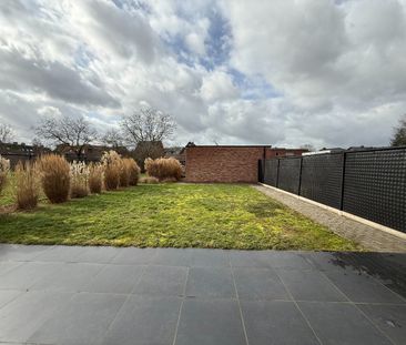 Stijlvol gelijkvloers app. met 2 slpks en tuin in Westerlo - Photo 1