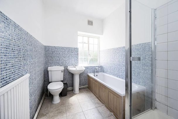 3 Bed Flat, Montrose Court, NW11 - Photo 1