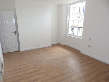 2 bedroom maisonette to rent - Photo 4