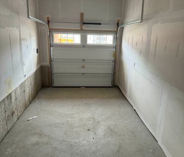 Three bedroom for rent in Thorold - Photo 4