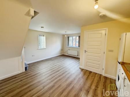 2 bedroom Terraced House To Let - Photo 2