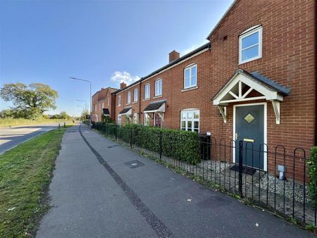 2 bedroom terraced house to rent - Photo 2