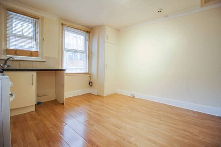 Flat 5, 12 Milton Road, Swindon, SN1 - Photo 5