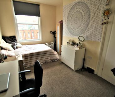 Ridgeway Terrace, Woodhouse, LS6 2HU, Leeds - Photo 2