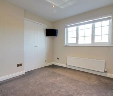 Roman Gardens, Kings Langley - Photo 4