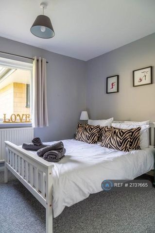 4 bedroom detached house to rent - Photo 2