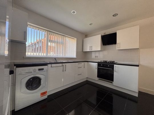 Evesham Crescent, WS3, Property for rent - Photo 1