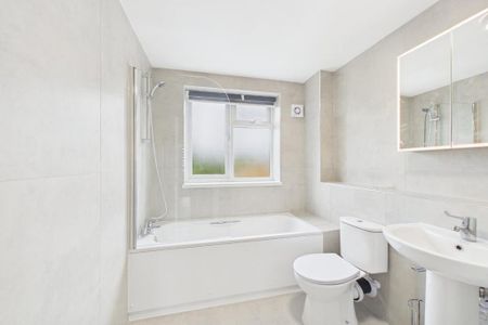 2 bedroom maisonette to rent - Photo 3