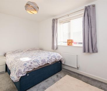 2 bed House - Semi-Detached To Let - Photo 3