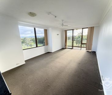 1 Bedroom Apartment with Golf Course Views - Photo 3