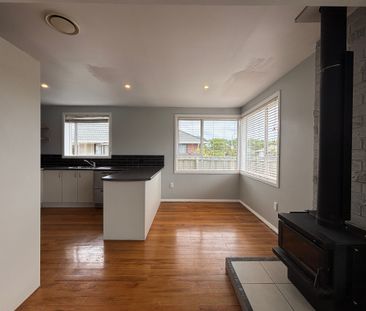 Spacious Living and Prime Location! - Photo 4