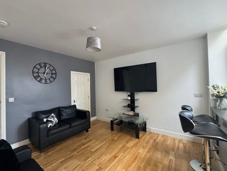 5 Bedrooms, 42 Irving Road – Student Accommodation Coventry - Photo 2