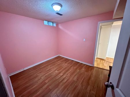 For Lease - 44 Loradeen Crescent Unit# Lower, Toronto, Ontario - Photo 3