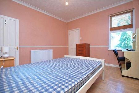 Walnut Tree Close, Guildford, Surrey, GU1 - Photo 3