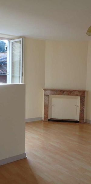 Location Appartement 2 pièces 54m² MONTMORILLON 86500 - Photo 1