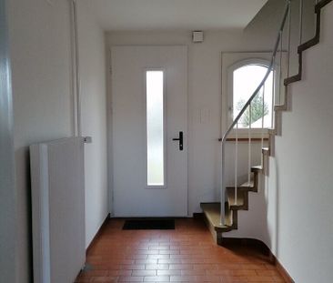 Row of single-family homes looking for a small family with a green ... - Photo 2