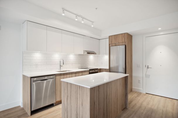 38115 Laurelwood Road, Squamish - Photo 1