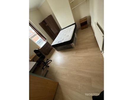 4 bedroom terraced house to rent - Photo 4