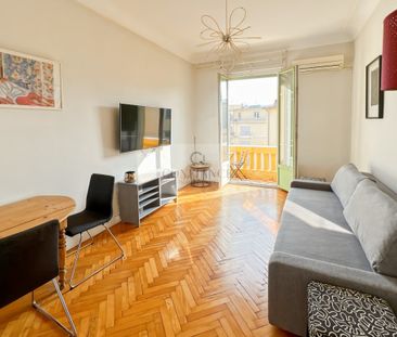 NICE CENTRE BD DUBOUCHAGE GRAND 2P MEUBLE DERNIER ETAGE BALCONS - Photo 1