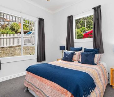 Light, Bright & Fully Renovated - Photo 2